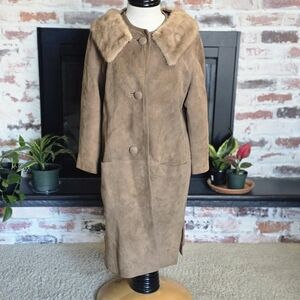 Vintage Tan Suede Coat with Fur Collar